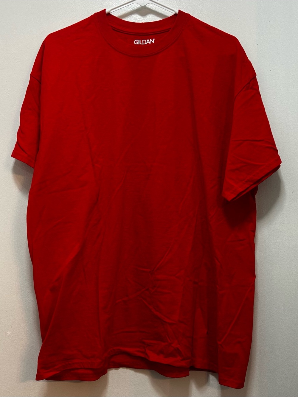 Gildan Men's Solid Red Short Sleeve Tee